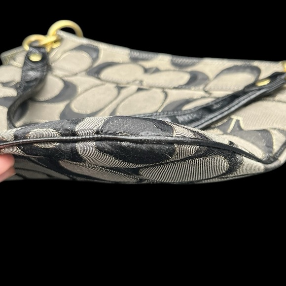 GUC Coach Poppy Signature Shoulder Bag w/ Large Glitter Hangtag - Picture 10 of 15